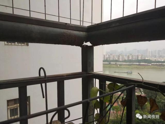 栏杆被腐蚀图片